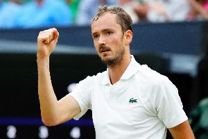 复仇！梅德韦杰夫2-0诺里，晋级中网男单第二轮