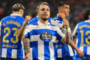 西乙格局初显：拉科、桑坦德两支老牌劲旅强势领跑 冲甲悬念陡增