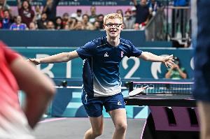 小勒布伦让2追3逆转吴晙诚，因下轮对手退赛直接晋级法兰克福8强