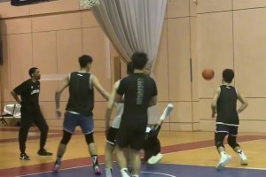 郭艾伦晒被帽视频：回队准备新赛季了 现在的年轻人不讲武德