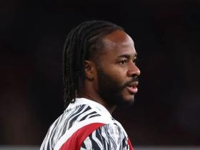 TA：拜仁夏窗曾试图说服斯特林加盟，但他不愿举家迁往德国