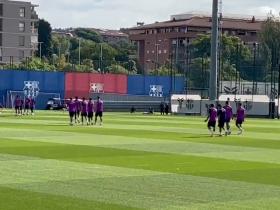 记者：亚马尔、巴尔德参加巴萨合练，二队两名门将随队训练