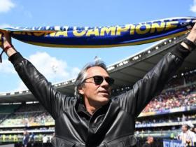 迪真纳罗展望米兰vs那不勒斯：魔笛与洛博特卡的较量备受瞩目