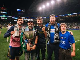 再拿一冠！穆勒助温哥华白浪夺得卡斯卡迪亚杯，并锁定前四