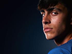 官方：巴萨与18岁中场贝尔纳尔续约至2029年