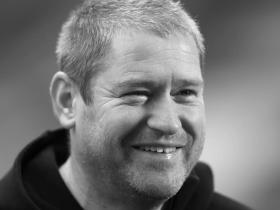 邮报：验尸官称前利物浦女足主帅比尔德死因是上吊自杀