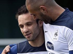 瓦尔布埃纳：再也没有和本泽马联系过，但也谈不上怨恨他