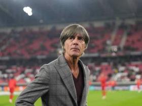 勒夫：未来阿图博卢很可能是德国一门，他天赋出色、稳定可靠