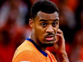 腿筋有轻微问题，回声报：赫拉芬贝赫将返回利物浦接受检查