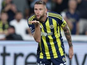 米体：尤文希望在冬窗引进新后卫，目标包括什克和金玟哉