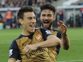 吉鲁：科斯切尔尼是我合作过的最佳中卫，他最被低估