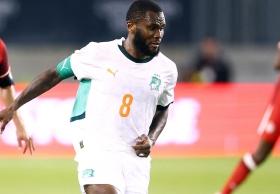 米体：尤文有兴趣在冬窗签下凯西，但需要他接受降薪