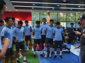 记者：申花今下午飞赴青岛，陈晋一等人直接去青岛与申花会合