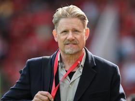 舒梅切尔：曼联过去引援由弗格森全权掌控，现在太多人参与决策