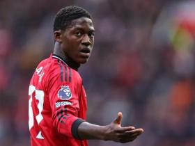 韦斯-布朗：梅努需要多踢比赛，他应该多和阿莫林当面沟通