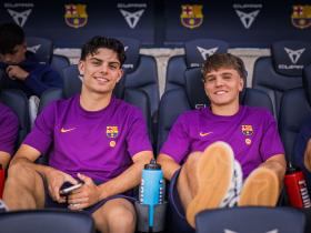 人手紧缺，对阵赫罗纳巴萨两位小将首次入选一线队