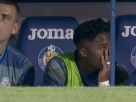 塞尔：恩德里克不满换人踢了瓶子，阿隆索看到后让贡萨洛上场