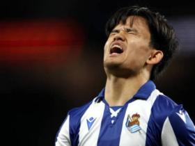 西媒：带伤参加国家队友谊赛，久保建英脚踝问题出现反复