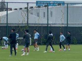 记者：于汉超缺席申花赛前最后一练，米内罗参加球队合练