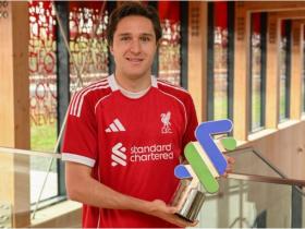 官方：费代里科-基耶萨当选利物浦9月队内最佳球员