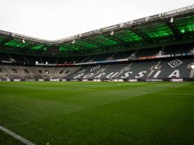 官方：拜仁客战门兴的比赛因交通原因推迟15分钟开球