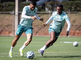 巴媒：阿森纳旧将马尔基尼奥斯十字韧带撕裂，预计伤缺7个月