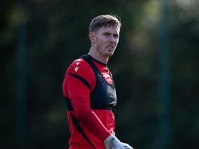 迪恩-亨德森：我们带着信心前往酋长球场，看看能不能爆冷