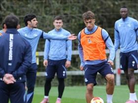 世体：久保建英仍因脚踝问题单独训练，将连续第三场缺席