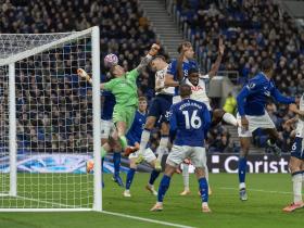 TA：弗兰克十分重视定位球进攻，但澳波在热刺时忽视了这些