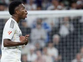 ESPN：阿隆索换下维尼修斯，因为他没能在一次防守中跟上对手