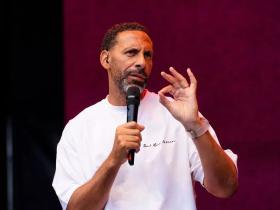 费迪南德：我钦佩阿莫林坚持343，他在帅位上玩俄罗斯轮盘赌