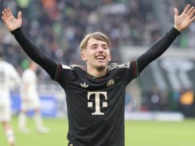 德天空：卡尔的合同将在明年他年满18岁时转为职业合同