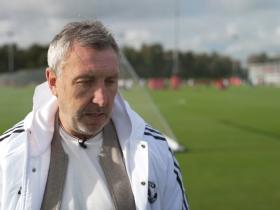 曼联总监：三连胜后球队心态没变化；我们对走在正确方向上