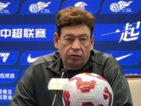 斯卢茨基：知道其他场次结果后，队员心态很难不受到影响