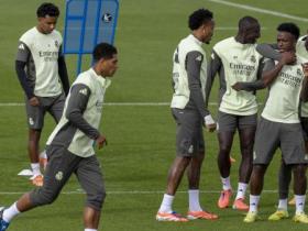 世体：皇马今天在雨中训练，阿拉巴、卡瓦哈尔和吕迪格依然缺席