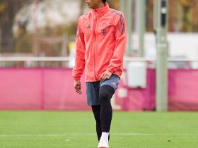 拜仁官方：阿方索-戴维斯、穆西亚拉、伊藤洋辉今天完成个人训练