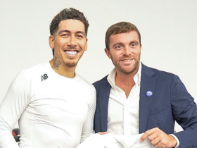 现场观看完菲尔米诺比赛后，罗马诺分享与他的合照