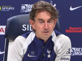 弗兰克：9打11被4比1已成为历史，足球里你永远不知道会发生什么