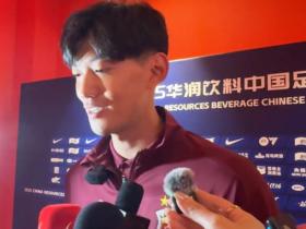 颜骏凌：和范德萨交换了联系方式，在儿时偶像面前踢球是圆梦