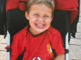 从小就是红魔，太阳报：拉门斯三岁时就穿过曼联的球衣