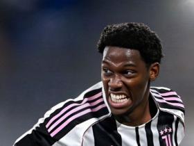 记者：乔纳森-戴维未来存疑，拜仁和热刺已了解球员离队条件