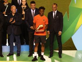 官方：库拉索归化23岁荷兰前锋汉森，他曾夺得世少赛金靴奖