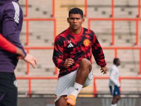 曼晚：曼联决定让莱昂先在青训梯队效力，以适应英格兰足球