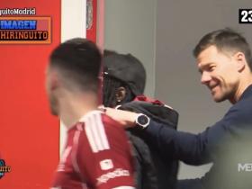 聊了什么？阿隆索欧冠赛后与弗林蓬进行了14分钟秘密会谈