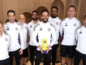 带领曼联三战全胜，官方：阿莫林当选英超10月最佳主帅