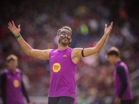 记者：埃里克佩戴面具训练，霍安将在国际比赛日后回归